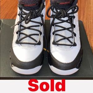 Like New Jordan 9 Retro(TD) white/ true red/ black